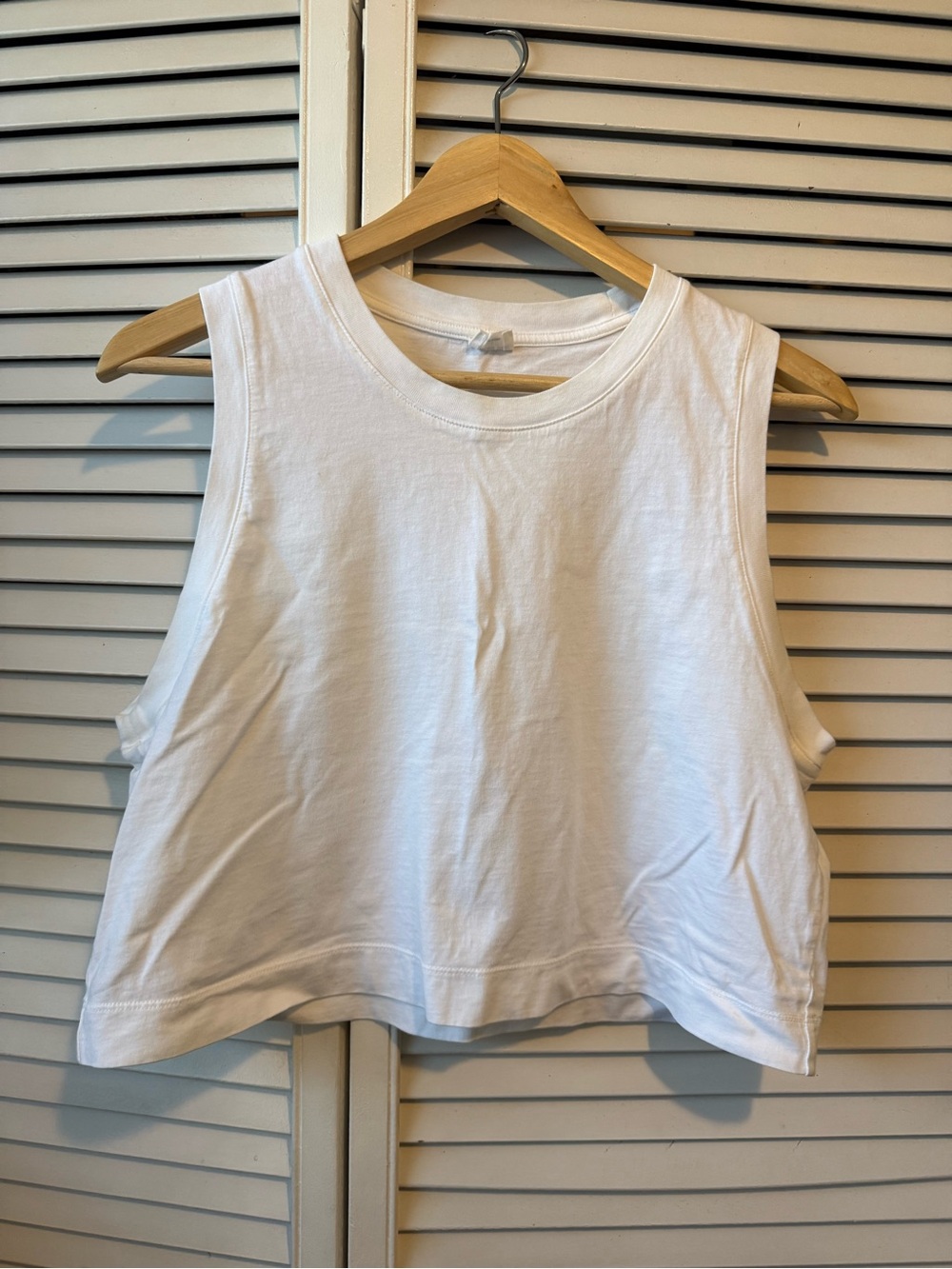 Wilfred White Cropped Muscle Tank